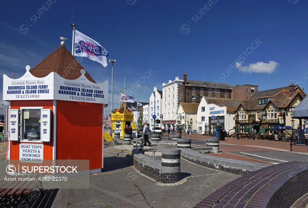England, Dorset, Poole. A ticket booth in Poole Quay selling trips on the Brownsea Island Ferry and Harbour and Island Cruises.