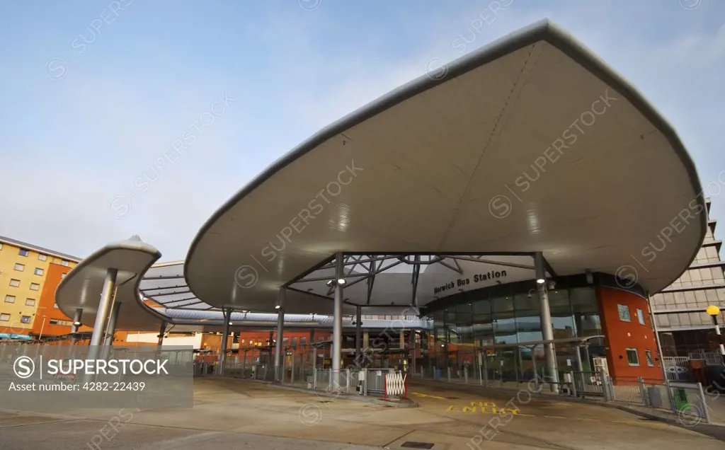 England, Norfolk, Norwich. The canopy and bus station in Norwich city centre.