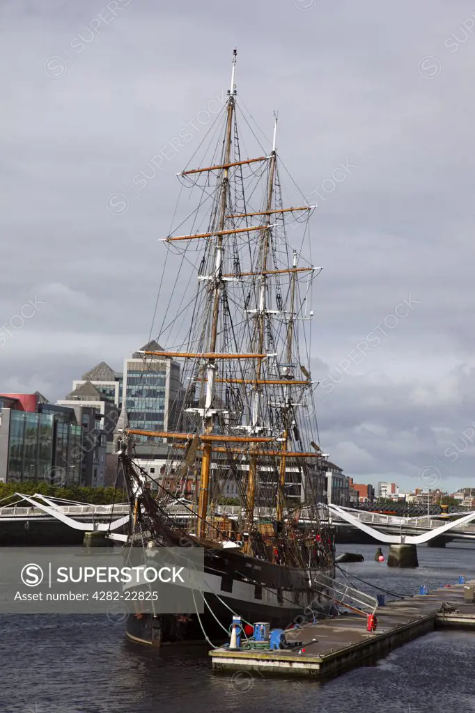 Republic of Ireland, Dublin City, Dublin. Jeanie Johnston Famine Ship Museum, a replica of the 1848 ship used on 16 voyages to transport emigrants during the 19th century Irish famine, moored off Custom House Quay.