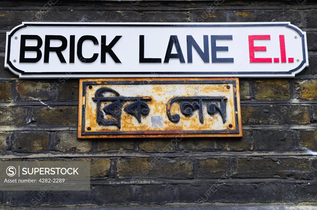 England, London, Brick Lane. Bilingual Brick Lane E1 Street Sign.