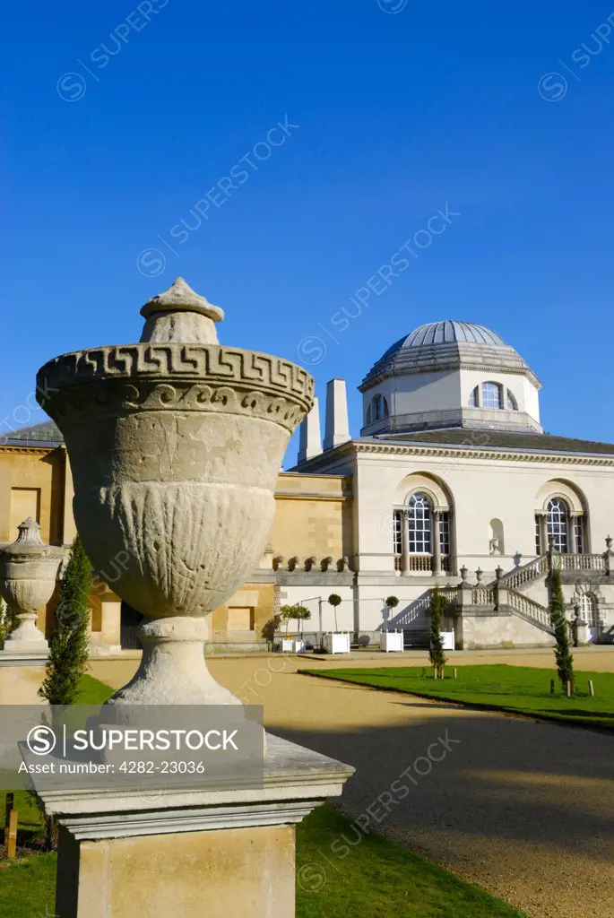 England, London, Chiswick. Chiswick House and gardens, a neo-Palladian villa built by the third Earl of Burlington in 1729 to showcase his art collection and to enthral his guests.