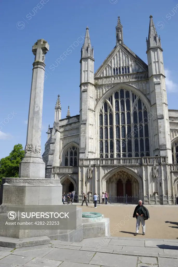 England, Hampshire, Winchester. A war memorial outside the west entrance to Winchester Cathedral.