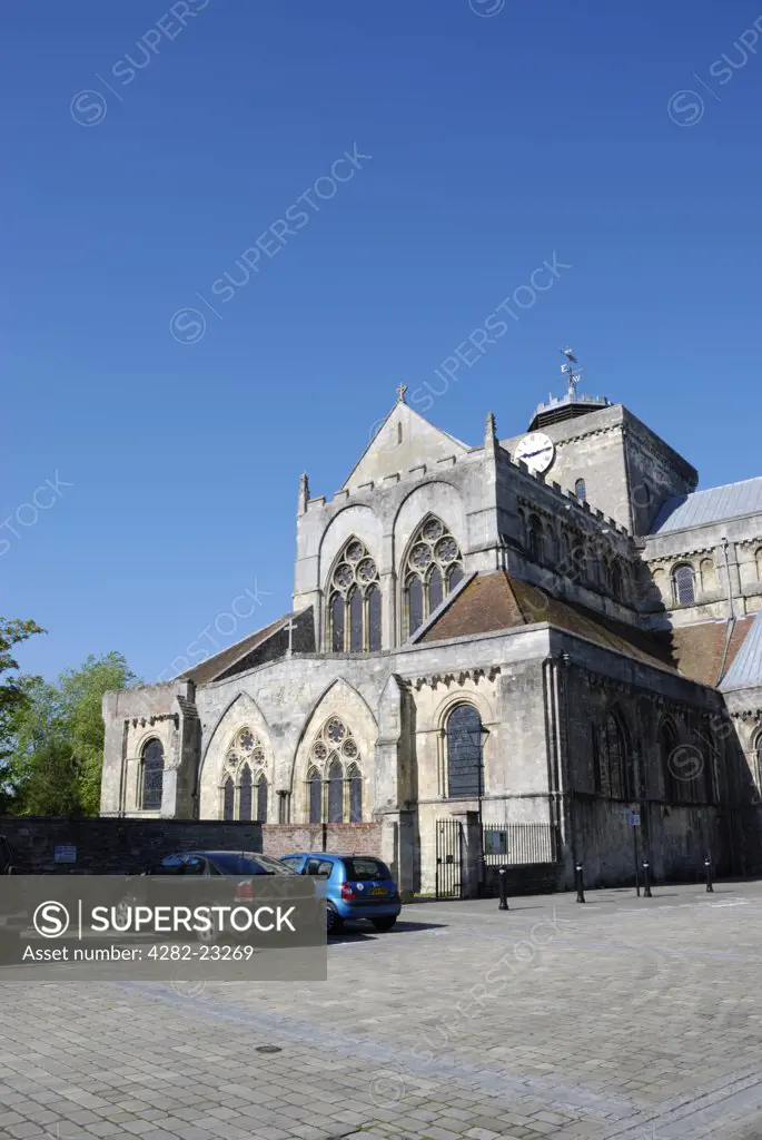 England, Hampshire, Romsey. Romsey Abbey, the largest parish church in Hampshire.