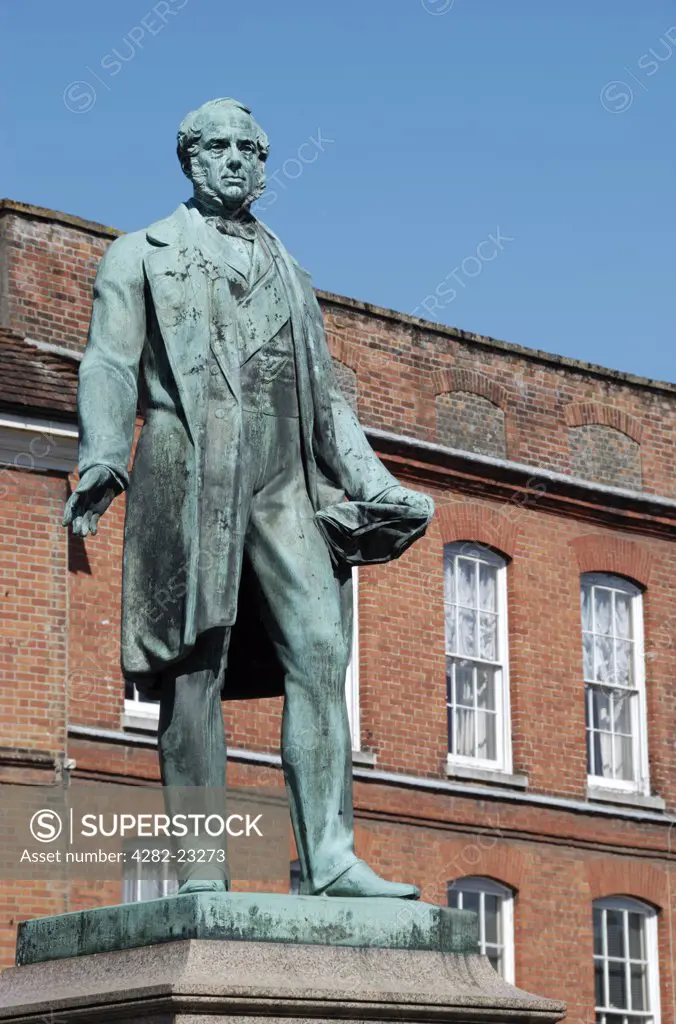 England, Hampshire, Romsey. A statue of Lord Palmerston in Market Place, Romsey. Lord Palmerston was twice Prime Minister between 1855 and 1865.