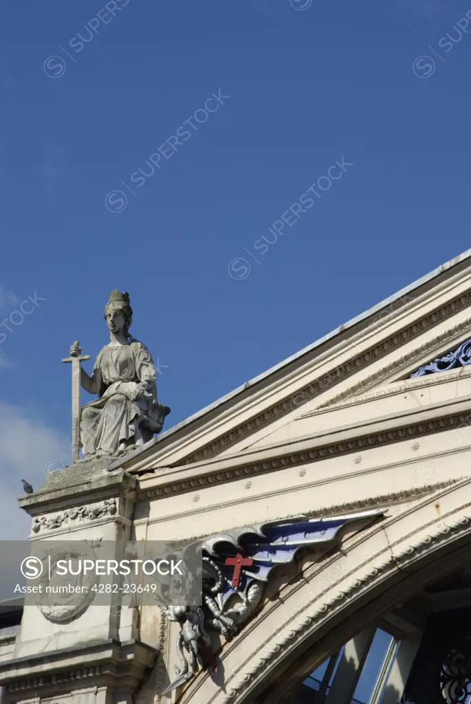 England, London, The City. Looking up at the Victorian exterior of Smithfield Meat Market in London.