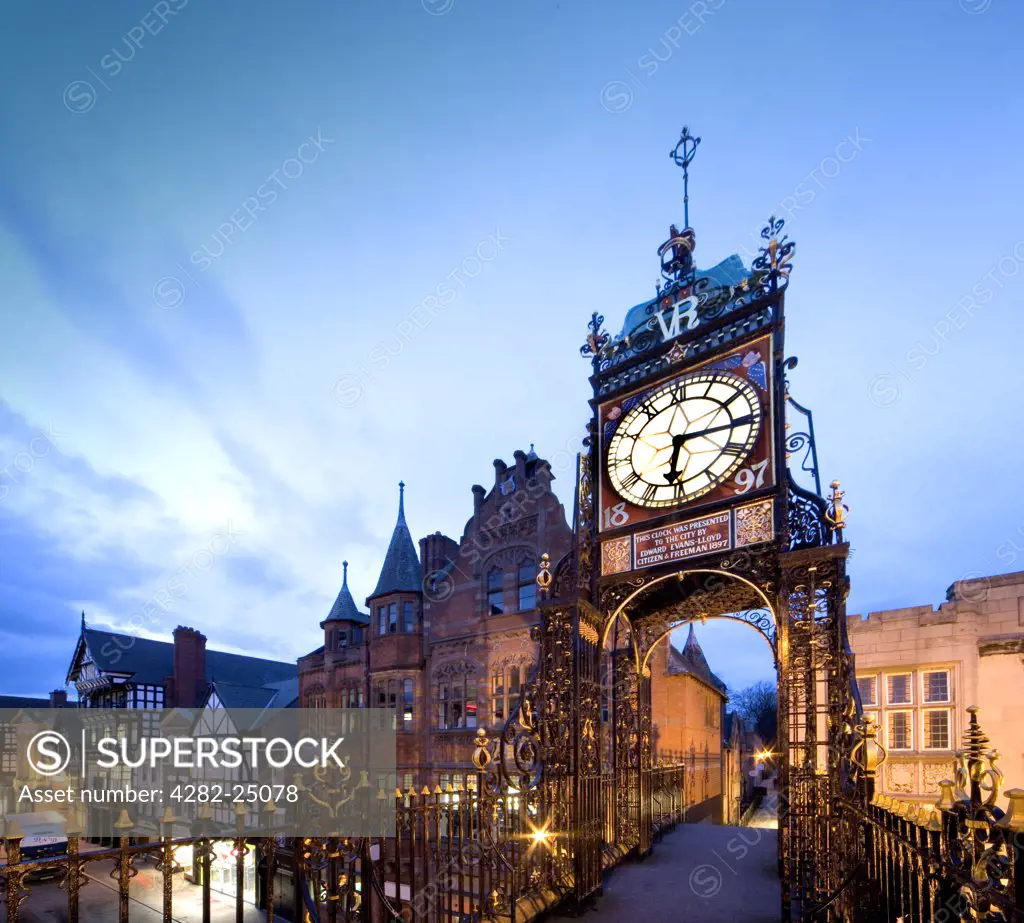 England, Cheshire, Chester. A view of the Eastgate clock in Chester. The clock was built to commemorate Queen Victoria's Diamond Jubilee of 1897, however it was not installed until 1899.