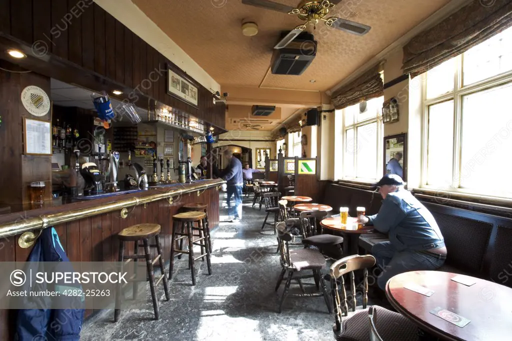 England, Worcestershire, Worcester. Interior of the bar area at the Five Ways Hotel.