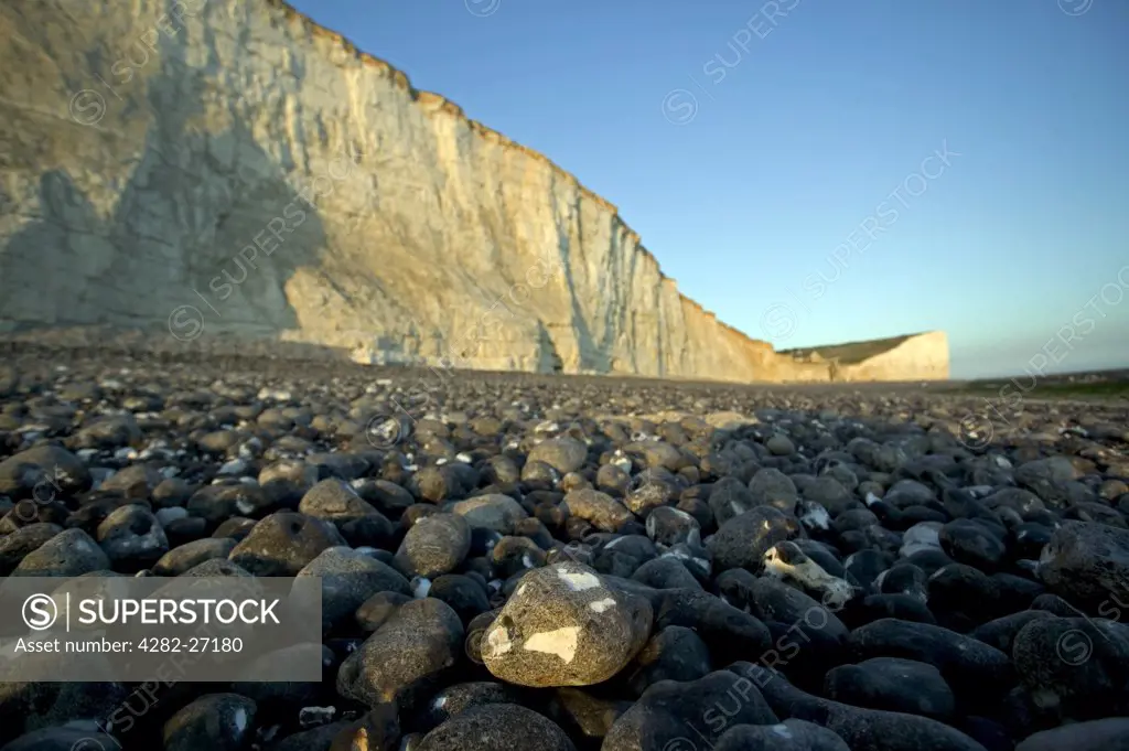 England, East Sussex, Birling Gap. Pebbles on the beach at Birling Gap. Birling Gap is a coastal hamlet situated on the Seven Sisters not far from Beachy Head.