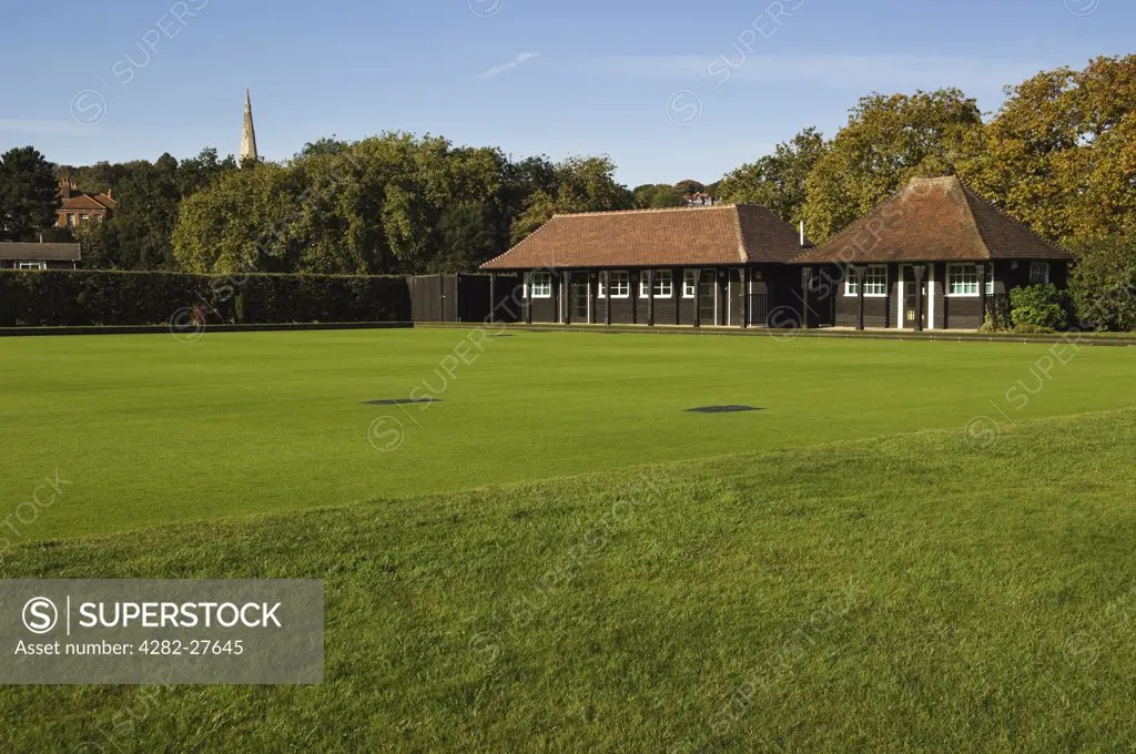 England, London, Hampstead. A public bowling green on Hampstead Heath.