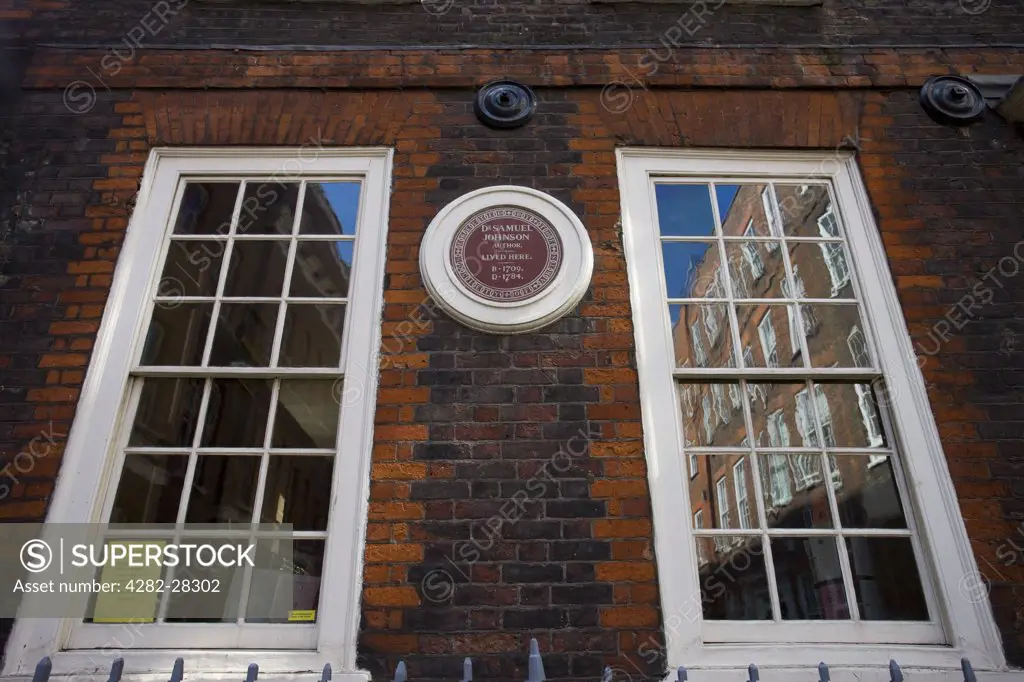 England, London, City of London. An exterior View of the plaque on Dr Johnson's house in the City of London.