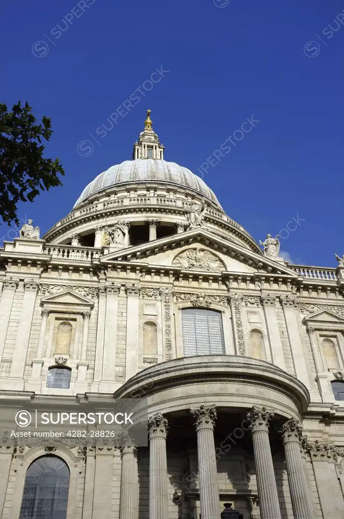 England, London, City of London. St Paul's Cathedral, designed by Sir Christopher Wren and built between 1675 and 1710.