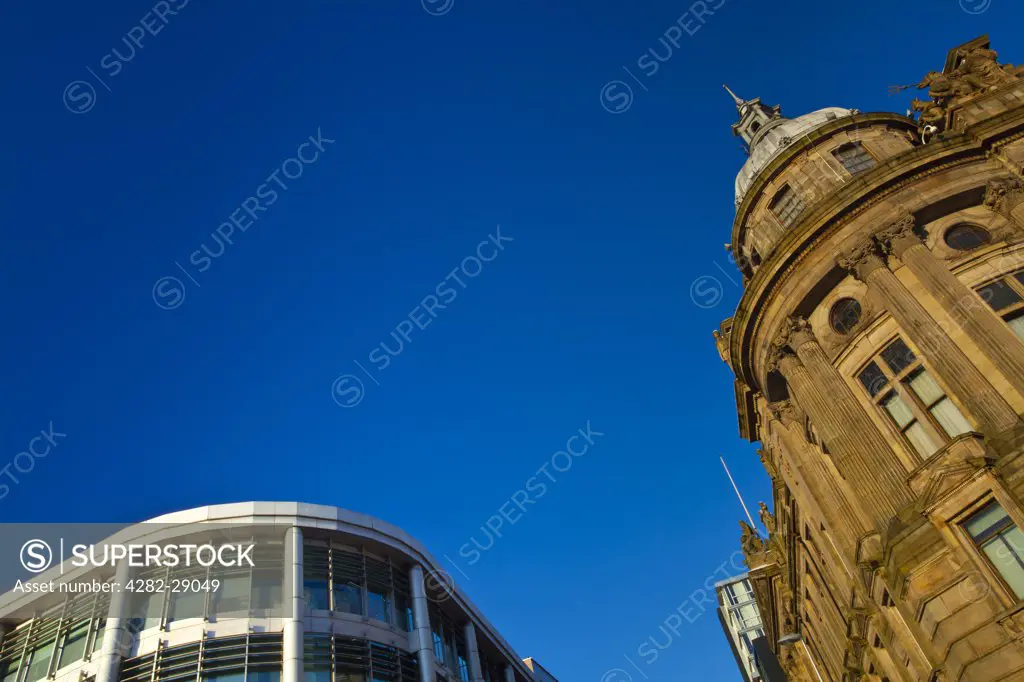 Scotland, City of Glasgow, Glasgow. Old and modern buildings alongside in each other in Glasgow.