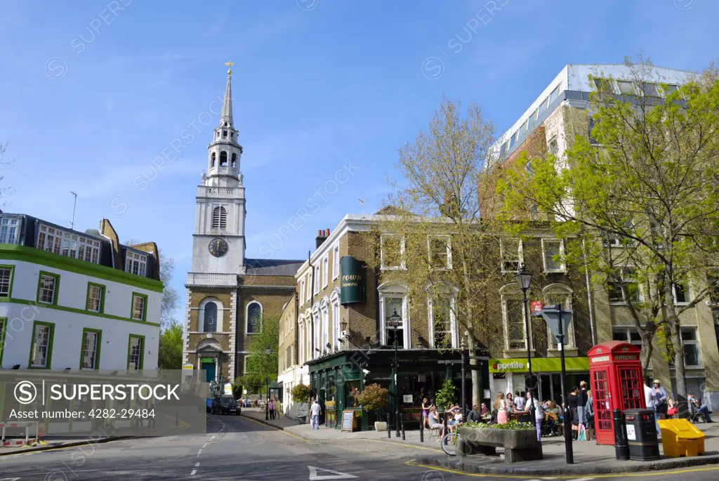 England, London, Clerkenwell. Clerkenwell Green and St James's Church.