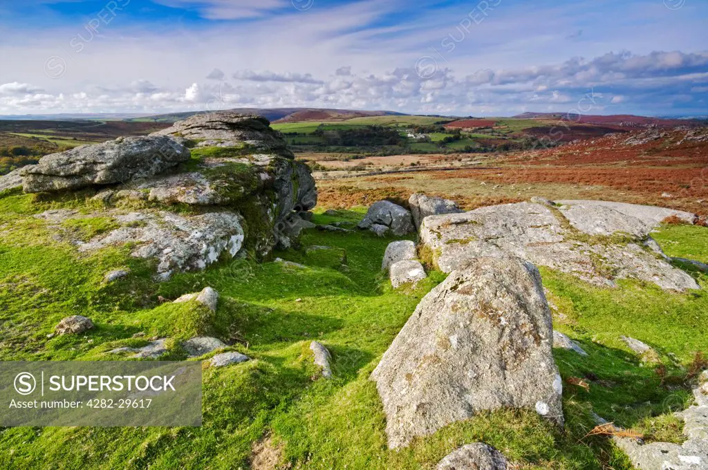England, Devon, Saddle Tor. Rock formations on Saddle Tor in Dartmoor National Park.