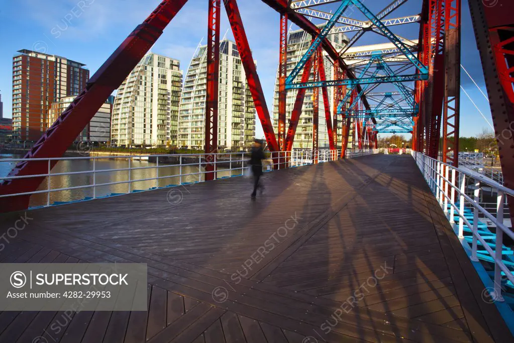 England, Greater Manchester, Salford Quays. NV buildings and Detroit Bridge over the Manchester Ship Canal in Salford.