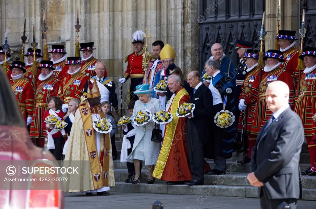 England, North Yorkshire, York. Queen Elizabeth II on the steps of the West Front of York Minster following the Maundy Service when she distributed Maundy Money to 86 men and 86 women.