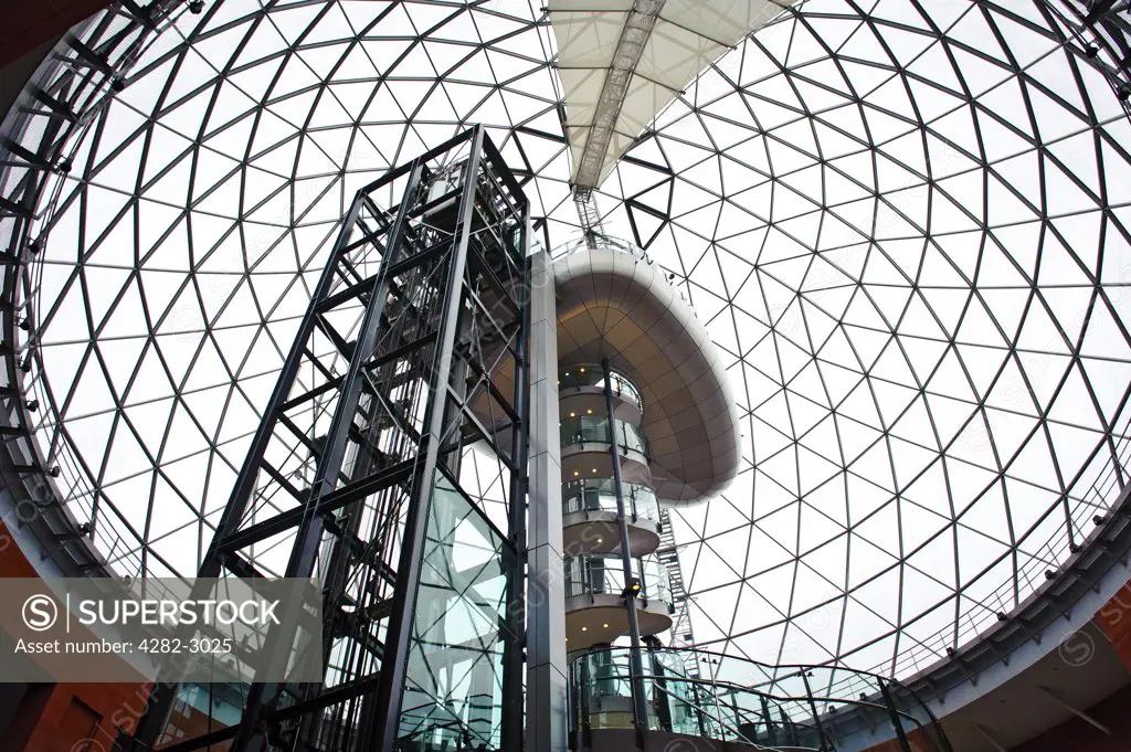 Northern Ireland, County Antrim, Belfast. The lift up to the viewing gallery in the main atrium of Victoria Square Shopping Centre, the biggest property development ever undertaken in Northern Ireland.