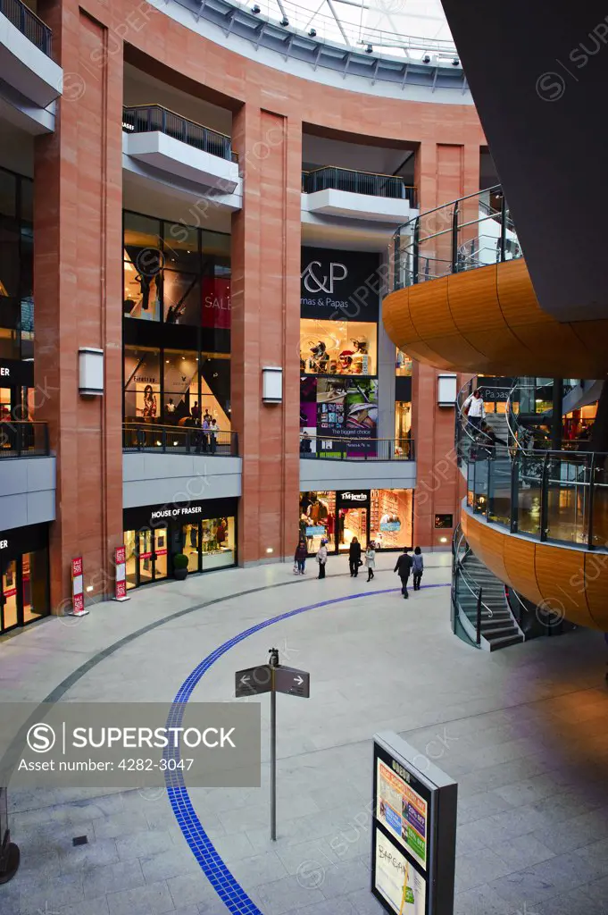 Northern Ireland, County Antrim, Belfast. Shops inside the main atrium of the Victoria Square Shopping Centre, the biggest property development ever undertaken in Northern Ireland.