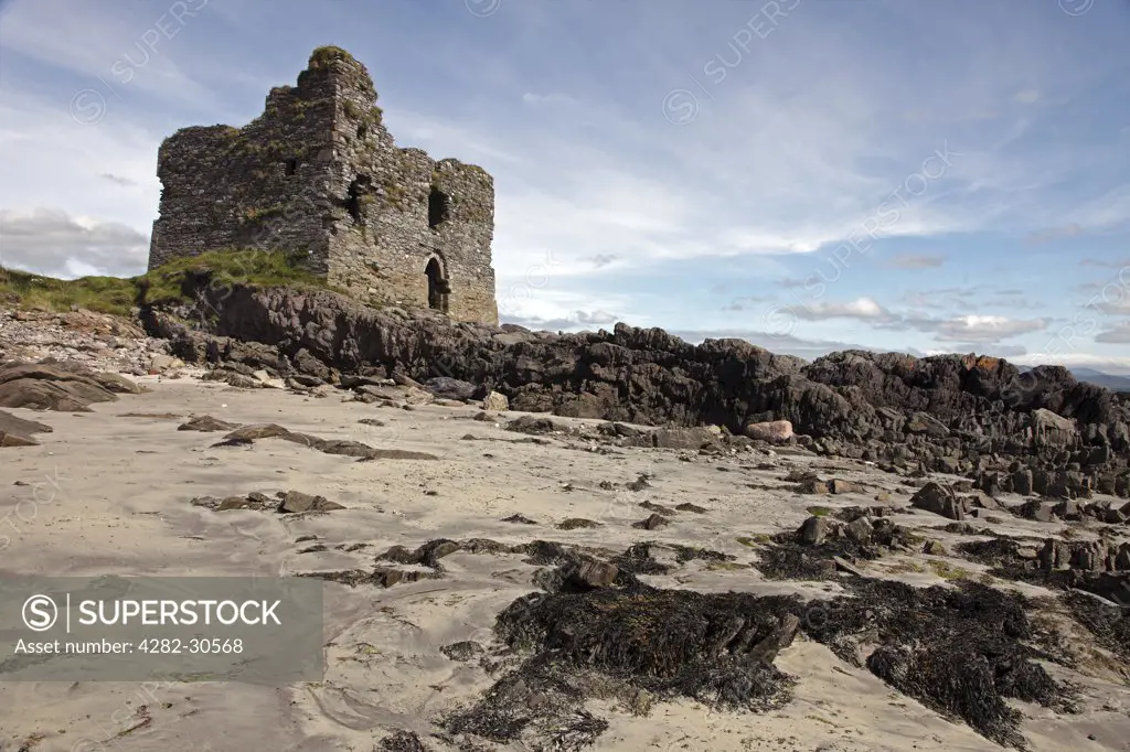 Republic of Ireland, County Kerry, Ballinskelligs. Ballinskelligs Castle, a 16th century castle built by McCarthy Mor to protect the coastline from pirates.