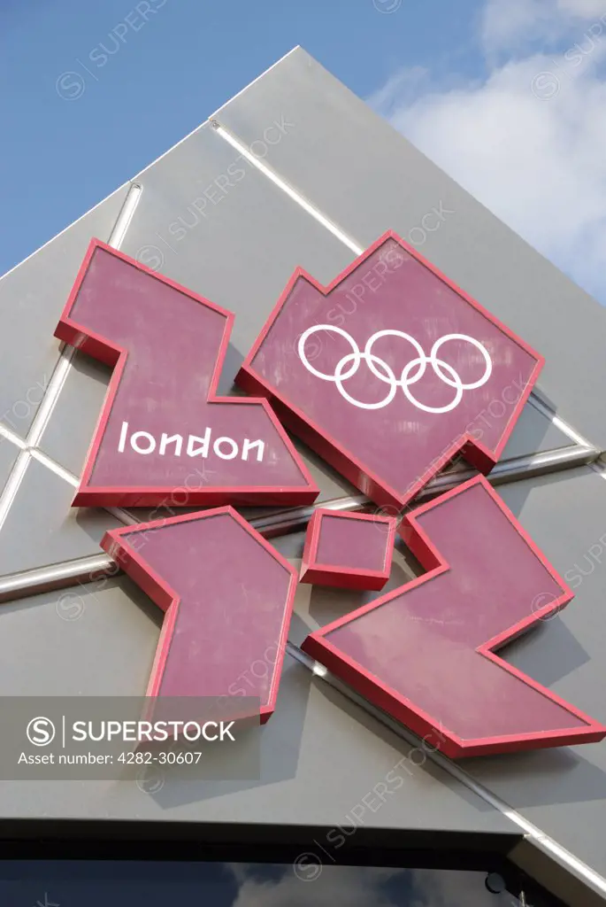 England, London, Trafalgar Square. Olympic Games London 2012 logo on the countdown clock in Trafalgar Square.