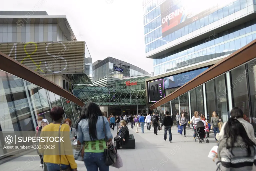 England, London, Stratford. Footbridge leading into Westfield Stratford City shopping centre. The centre opened in 2011 and is the 3rd largest shopping centre in the UK.