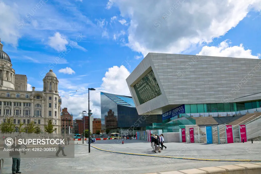 England, Merseyside, Liverpool Waterfront. A view toward the Museum of Liverpool.