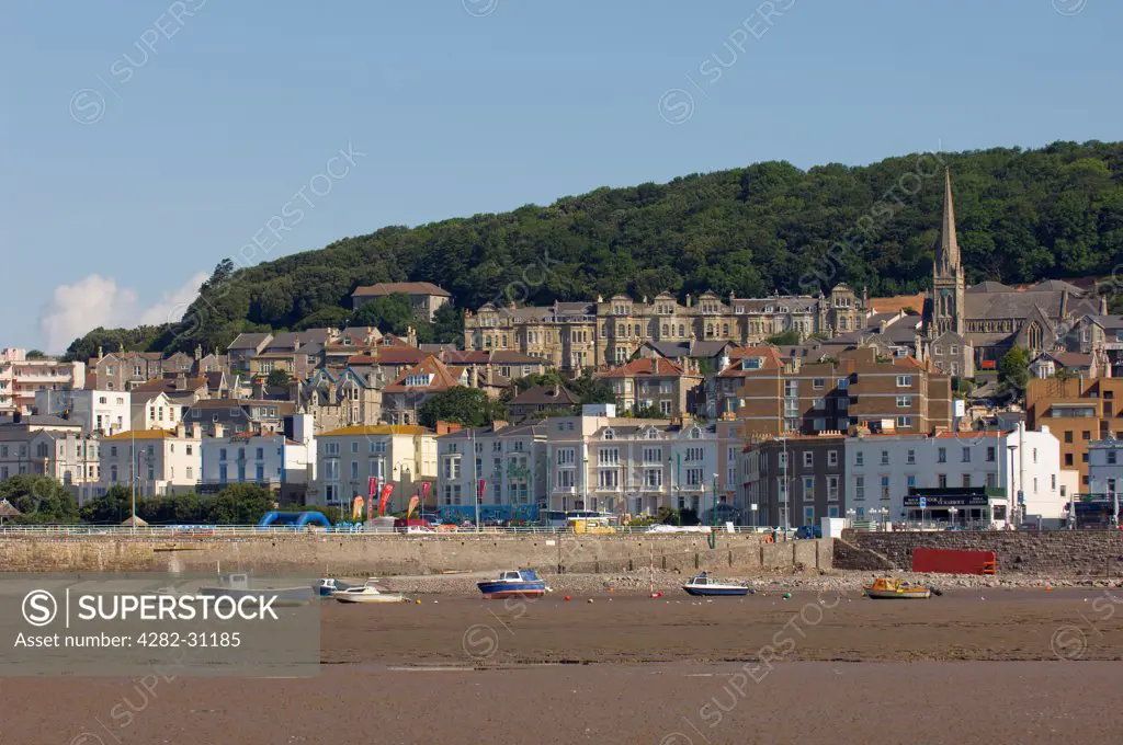 England, Somerset, Weston-Super-Mare. A view across the beach at Weston-Super-Mare in Somerset.