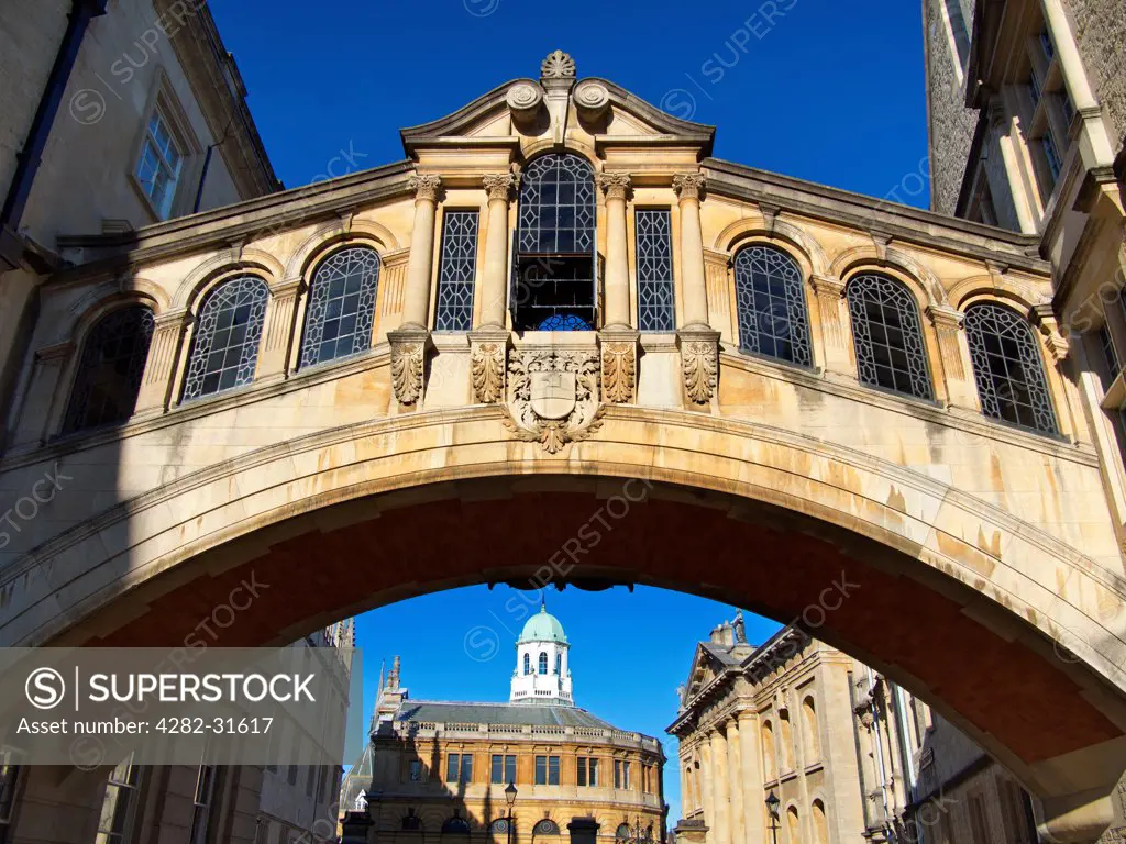 England, Oxfordshire, Oxford. The Bridge of Sighs at Hertford College in Oxford.