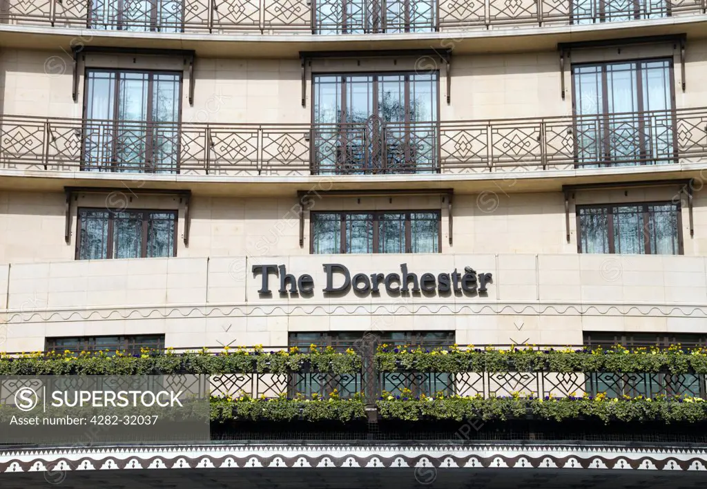 England, London, The Dorchester Hotel. The 1930's facade of the Dorchester Hotel in Park Lane.