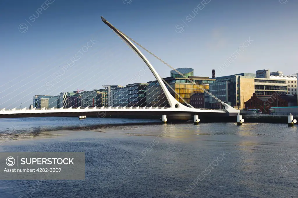 Ireland, Dublin, Dublin. Samuel Beckett Bridge over the River Liffey connecting Sir John Rogerson's Quay on the south side to Guild Street and North Wall Quay in the Docklands area.