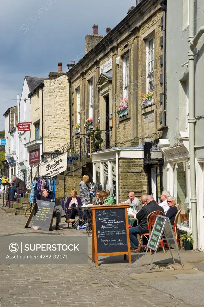 England, North Yorkshire, Skipton. Cafes in Skipton town centre.
