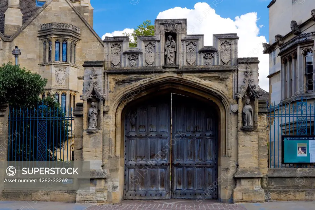 England, Oxfordshire, Oxford. The main entrance gate to Magdalen College at Oxford University.