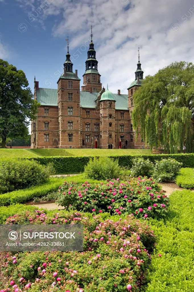 Denmark, Hovedstaden, Copenhagen. Rosenborg Castle and its gardens in Copenhagen.
