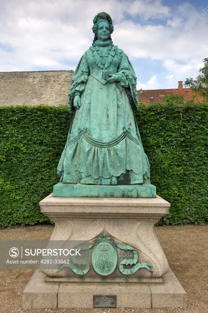 Denmark, Hovedstaden, Copenhagen. Statue of Caroline Amalie who became Queen of Denmark in 1839.