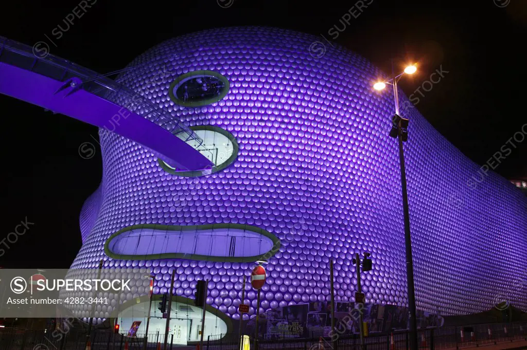 England, West Midlands, Birmingham. The Bullring Shopping centre featuring the Selfridges Building.