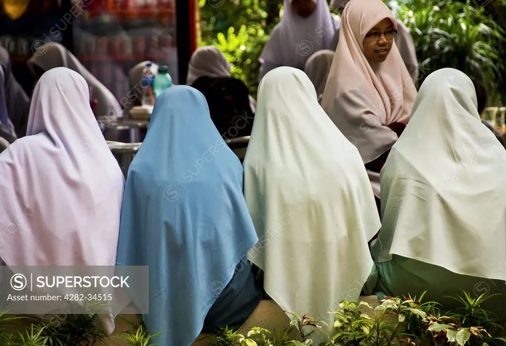 Malaysia, Federal Territory of Kuala Lumpu, Kuala Lumpur. Female students from a Muslim School in Kuala Lumpur in Malaysia.