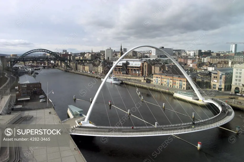 England, Tyne and Wear, Gateshead . The Millennium Eye bridge over the River Tyne.