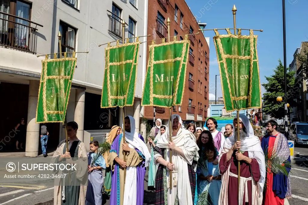 England, London, Clerkenwell. The Procession in Honour of Our Lady of Mount Carmel makes its way along Clerkenwell Road.