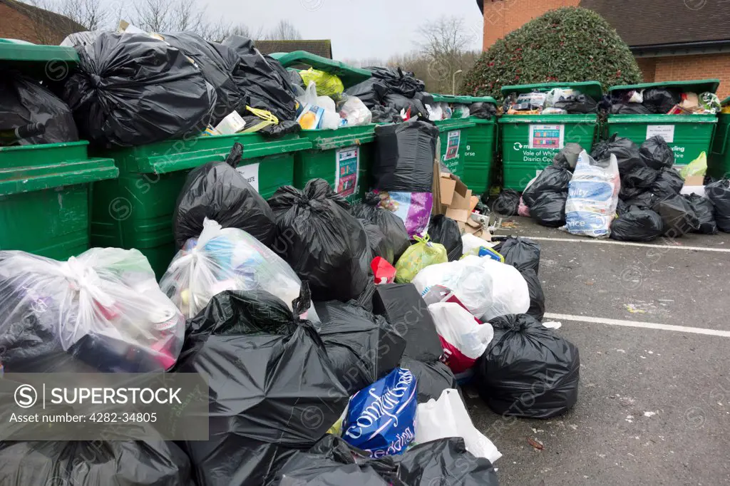 England, Oxfordshire, Abingdon. An overflowing waste recycling point at Peachcroft Housing Estate in Abingdon.