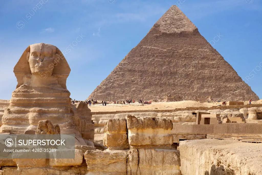 Egypt, Giza, Pyramids of Giza. The Great Sphinx and the Khafre Pyramid in Giza.