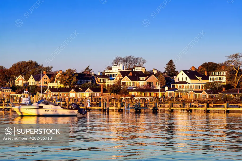 USA, Massachusetts, Marthas Vineyard. Edgartown harbour and homes in Marthas Vineyard.
