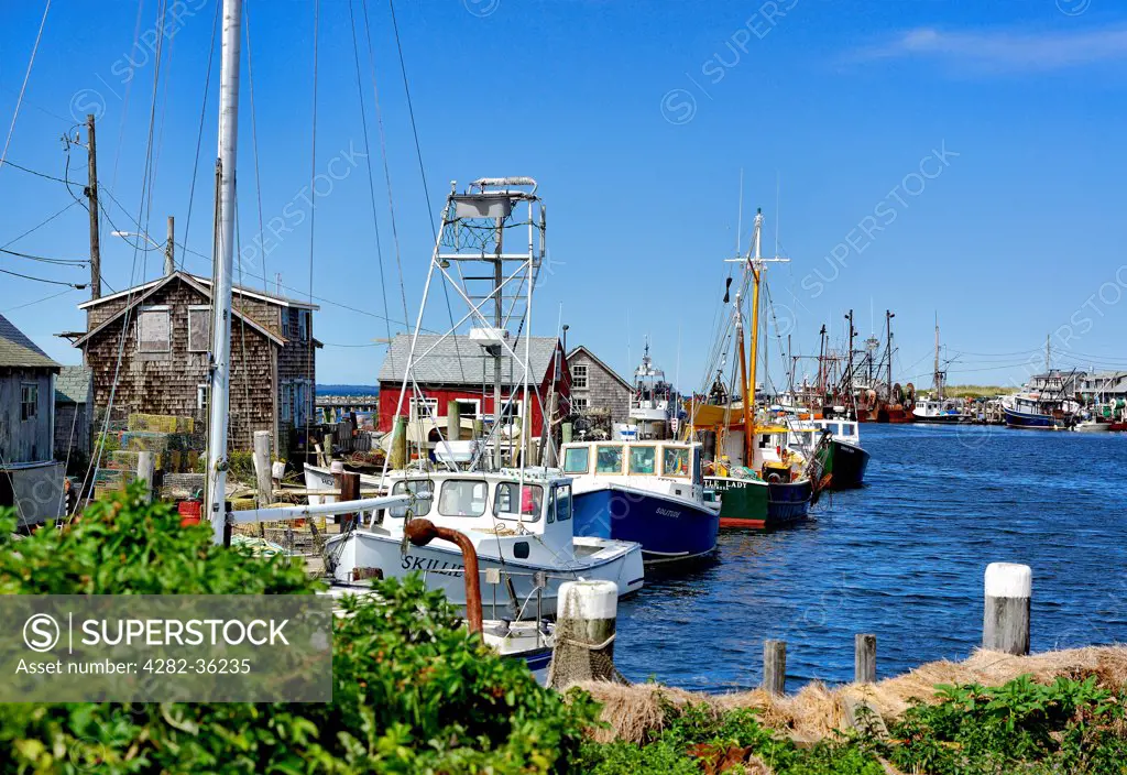 USA, Massachusetts, Marthas Vineyard. The quaint fishing village of Menemsha in Chilmark.