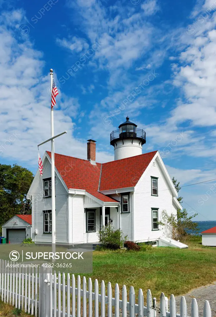 USA, Massachusetts, Marthas Vineyard. West Chop Lighthouse in Vineyard Haven.