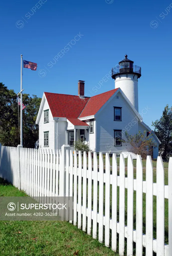 USA, Massachusetts, Marthas Vineyard. West Chop Lighthouse in Vineyard Haven.