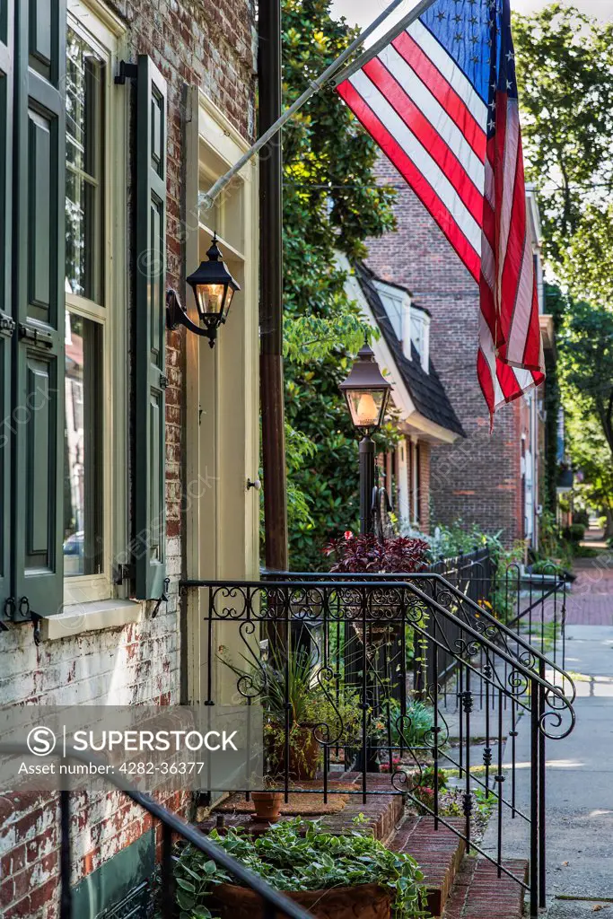 USA, New Jersey, Burlington. A quaint colonial house on the historic Woods Street in Burlington.
