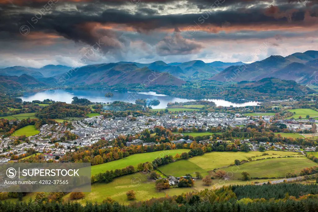 England, Cumbria, Underskiddaw. View over Keswick and Derwent Water from Latrigg summit in the Lake District National Park.