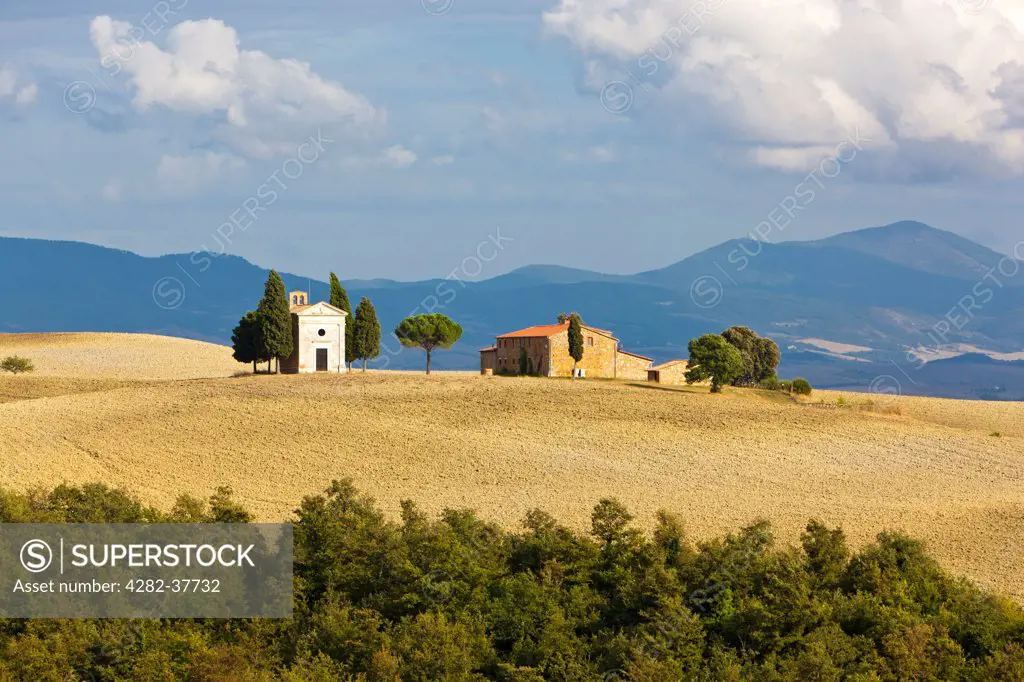 Italy, Toscana, San Quirico D'Orcia. Vitaleta church and rolling landscape Val d'Orcia.