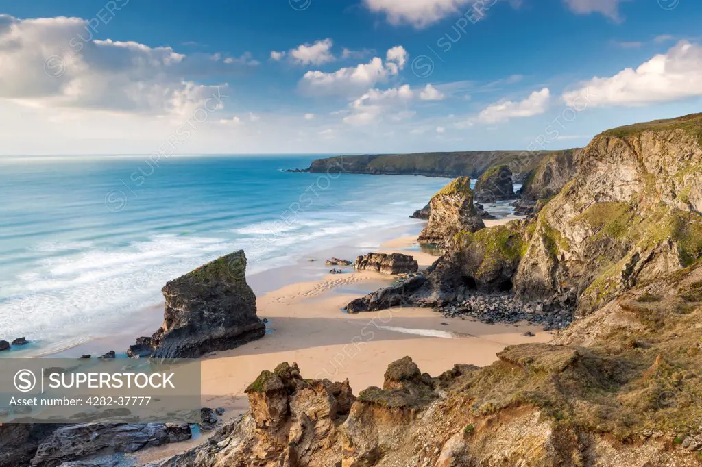 England, Cornwall, Bedruthan. A view towards Bedruthan Steps in North Cornwall.