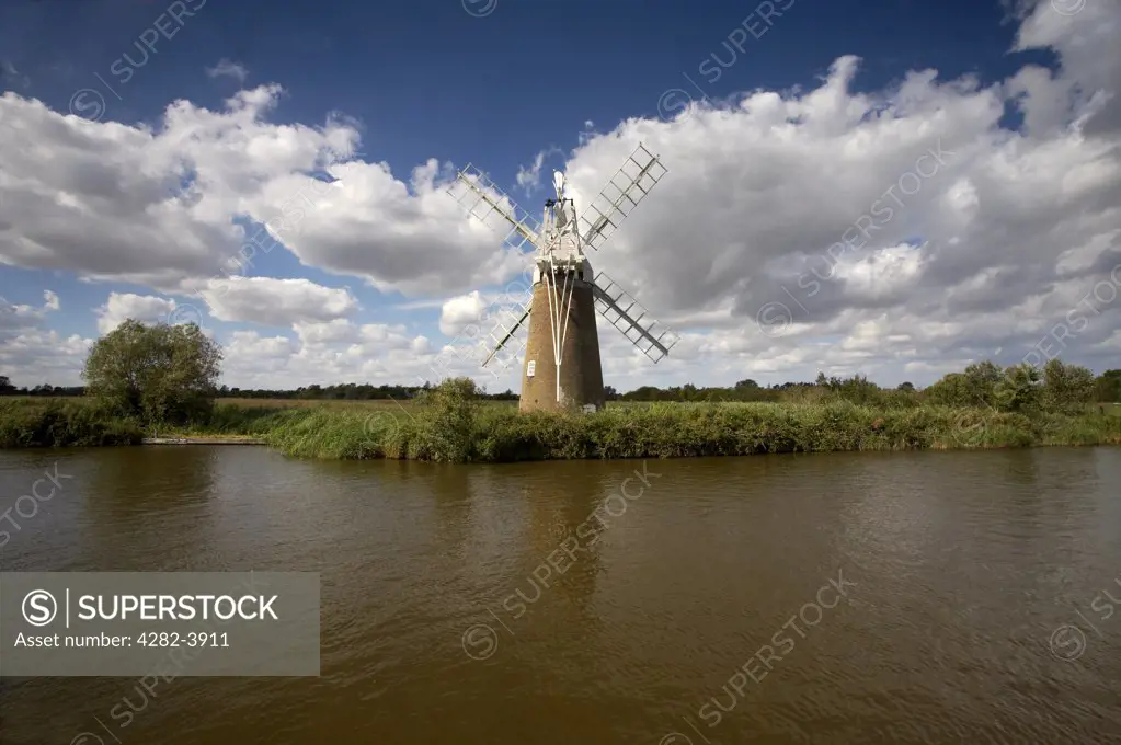England, Norfolk, Turf Fen Windmill. Turf Fen Windmill on the River Ant.