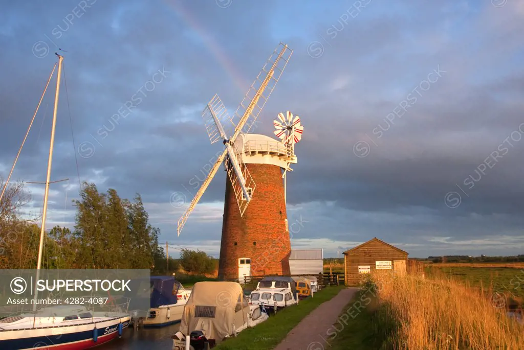 England, Norfolk, Horsey. Horsey windpump, a restored drainage mill on the Norfolk Broads.